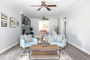Smart TV, toys - 3 bdr in Ardmore OK, Perfect for Families! 20 mins to lake (Ardmore)