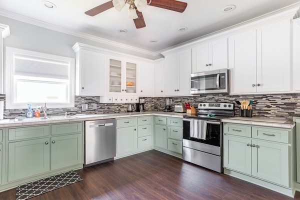 Refrigerador, microondas, horno, placa de cocina