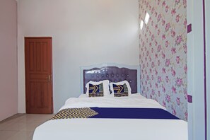 Chambre économique double | Espace de travail pour ordinateurs portables, accès au Wi-Fi (inclus)