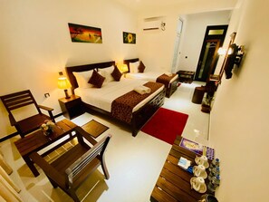 Deluxe Triple Room | Egyptian cotton sheets, premium bedding, pillow-top beds - Airport Faith Hotel (Seeduwa - Katunayake)