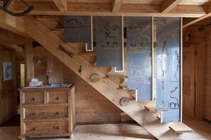 المنشأة من الداخل