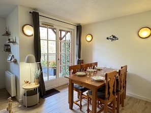 Dining - Duplex + terrasse panoramique.Parking.Piscine été (Cauterets)