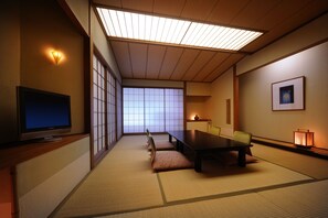 In-room safe, individually decorated, individually furnished, free WiFi - Hotel Taikan (Morioka)