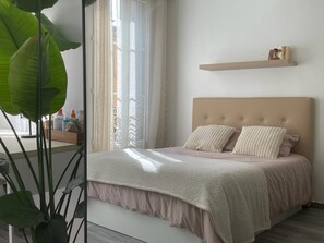 1 bedroom, desk, iron/ironing board, free WiFi