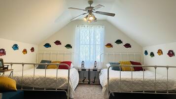 3 bedrooms, WiFi (free), bed sheets