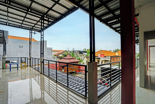 Interior detail - Super OYO 3702 Homestay Bougenville Syariah (Lamongan)