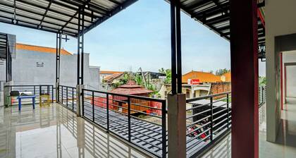 Super OYO 3702 Homestay Bougenville Syariah