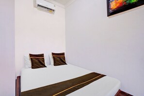 Habitación doble Deluxe | Espacio para trabajar con laptop, wifi gratis y ropa de cama 
