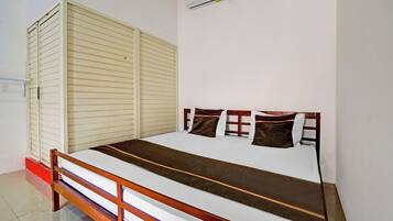 Family Suite | Laptop workspace, free WiFi, bed sheets