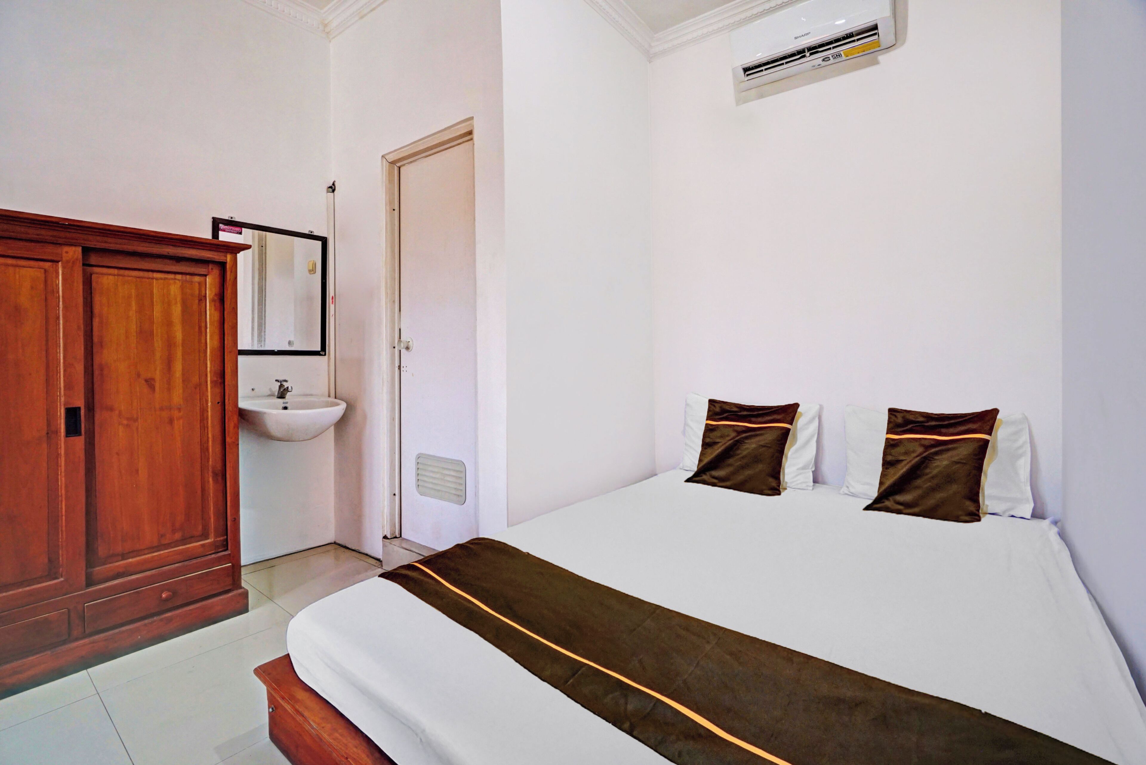 Habitación Deluxe doble | Espacio para trabajar con un portátil, wifi gratis, ropa de cama