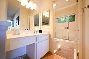 Unclassified image, 5 of 28, button - Quiet 2B2.5 townhome in San Jose (San Jose)