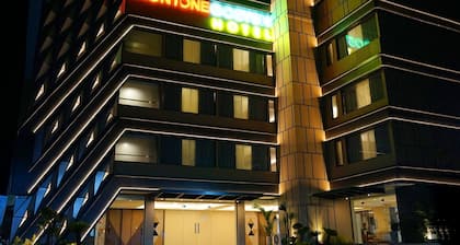 Front One Gosyen Hotel Salatiga