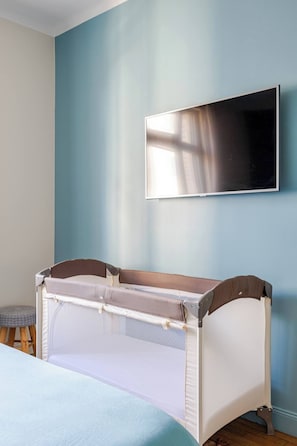 1 bedroom, iron/ironing board, free WiFi, bed sheets