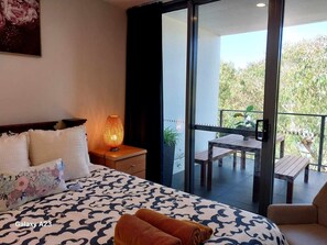 2 Schlafzimmer, Schreibtisch, Bügeleisen/Bügelbrett, WLAN