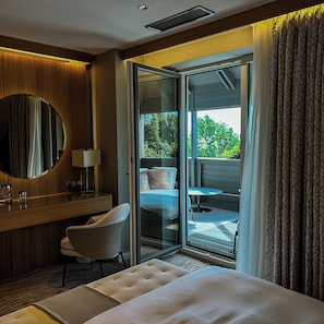 1 bedroom, premium bedding, minibar, in-room safe