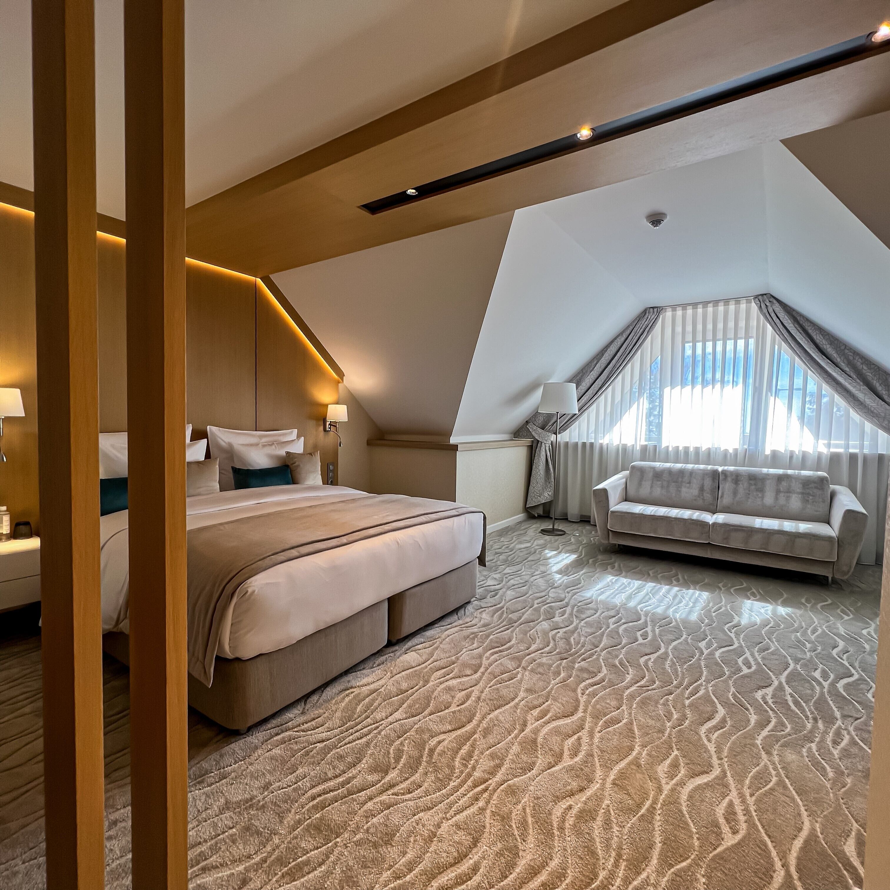 Premium bedding, minibar, in-room safe, desk