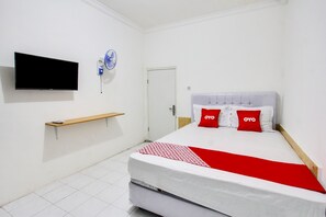 Chambre Double Deluxe | Espace de travail pour ordinateur portable, Wi-Fi gratuit, draps fournis