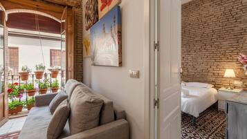 1 slaapkamer, een strijkplank/strijkijzer, reisbedje, wifi