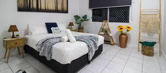 ZEN GARDEN - 2 BR Cozy Modern Design Apt