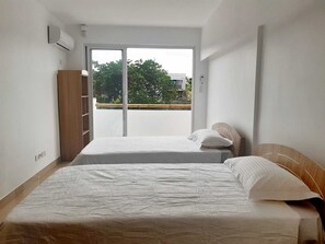3 bedrooms, in-room safe, desk, iron/ironing board