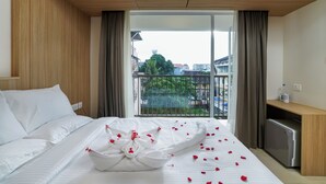 デラックス ルーム | 1 室のベッドルーム、デスク、ノートパソコン用作業スペース、防音設備