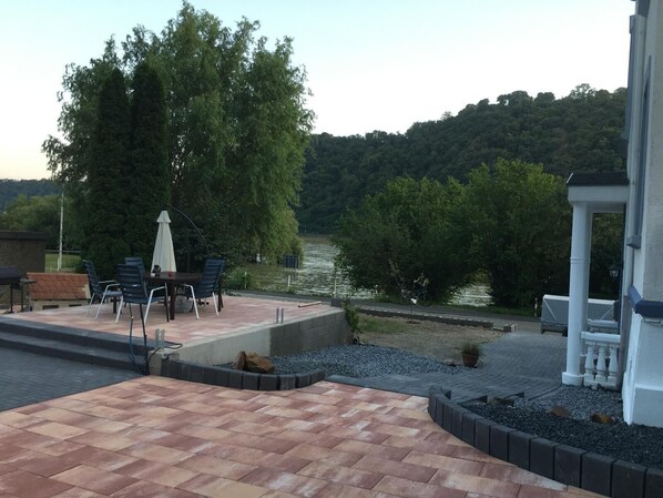 Outdoor dining - Paradiesisch Wohnen Loreley (Sankt Goarshausen)