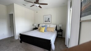 3 chambres, fer et planche à repasser, Wi-Fi, draps fournis