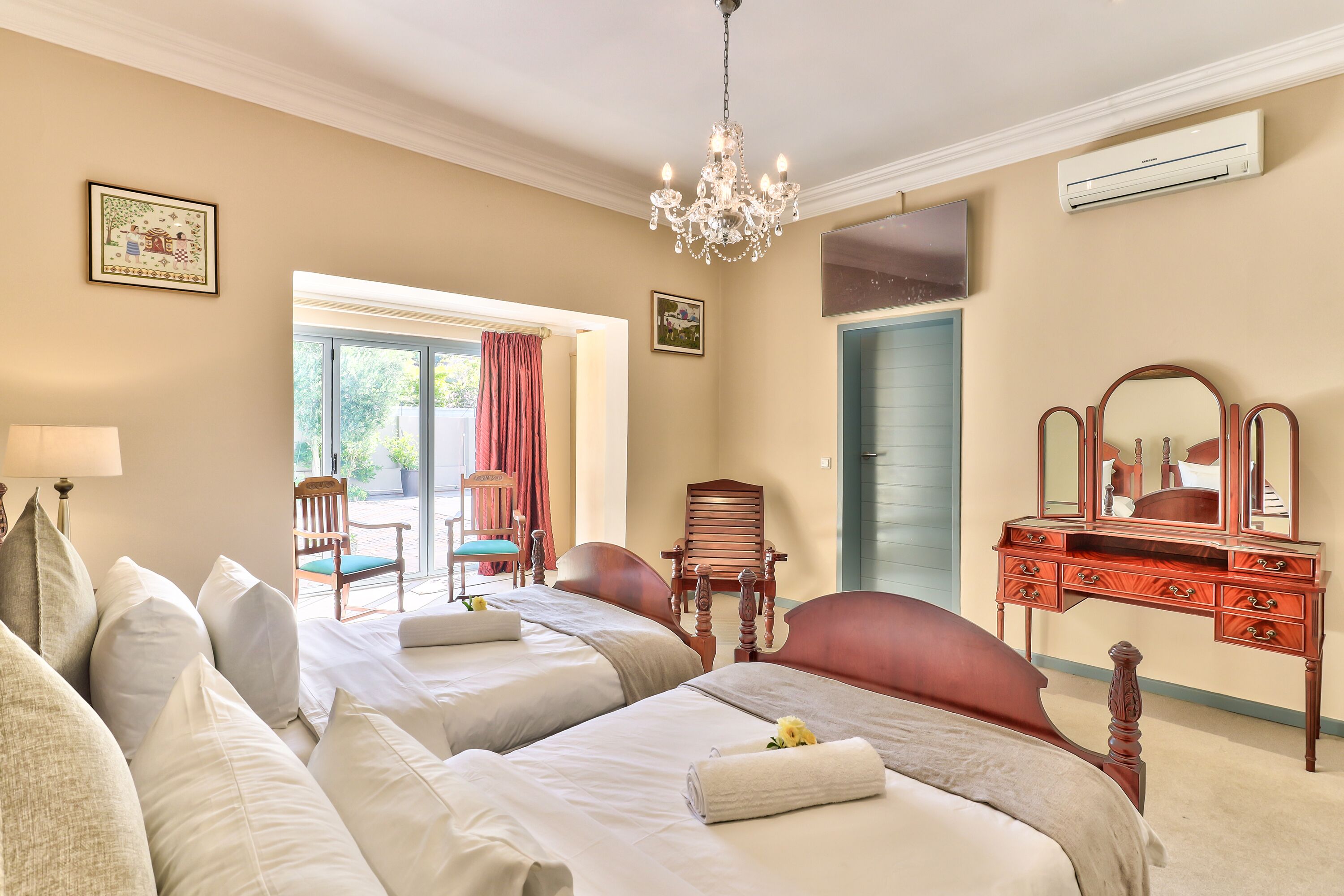 Chambre luxueuse | Literie de qualité, lit avec matelas en mousse à mémoire, coffre-fort
