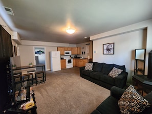 Smart TV, fireplace