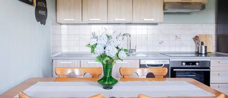 雪櫃、焗爐、爐具、洗碗機