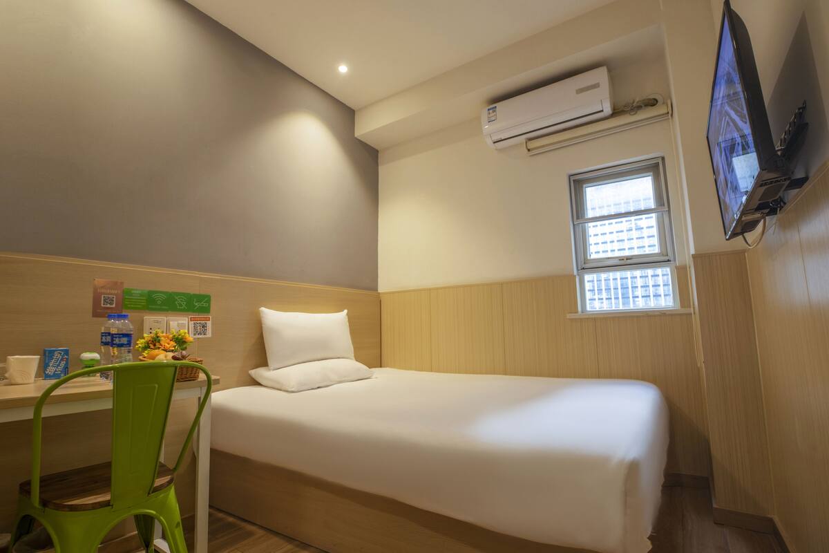 Chambre Simple Supérieure, 1 grand lit, non-fumeur, dans les dépendances