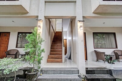 OYO 91696 Kimara Homestay & Resto