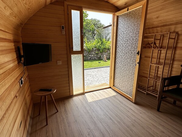 Basic Bungalow | 1 bedroom, premium bedding, bed sheets - Vasvija Pansiyon (Ayvalik)