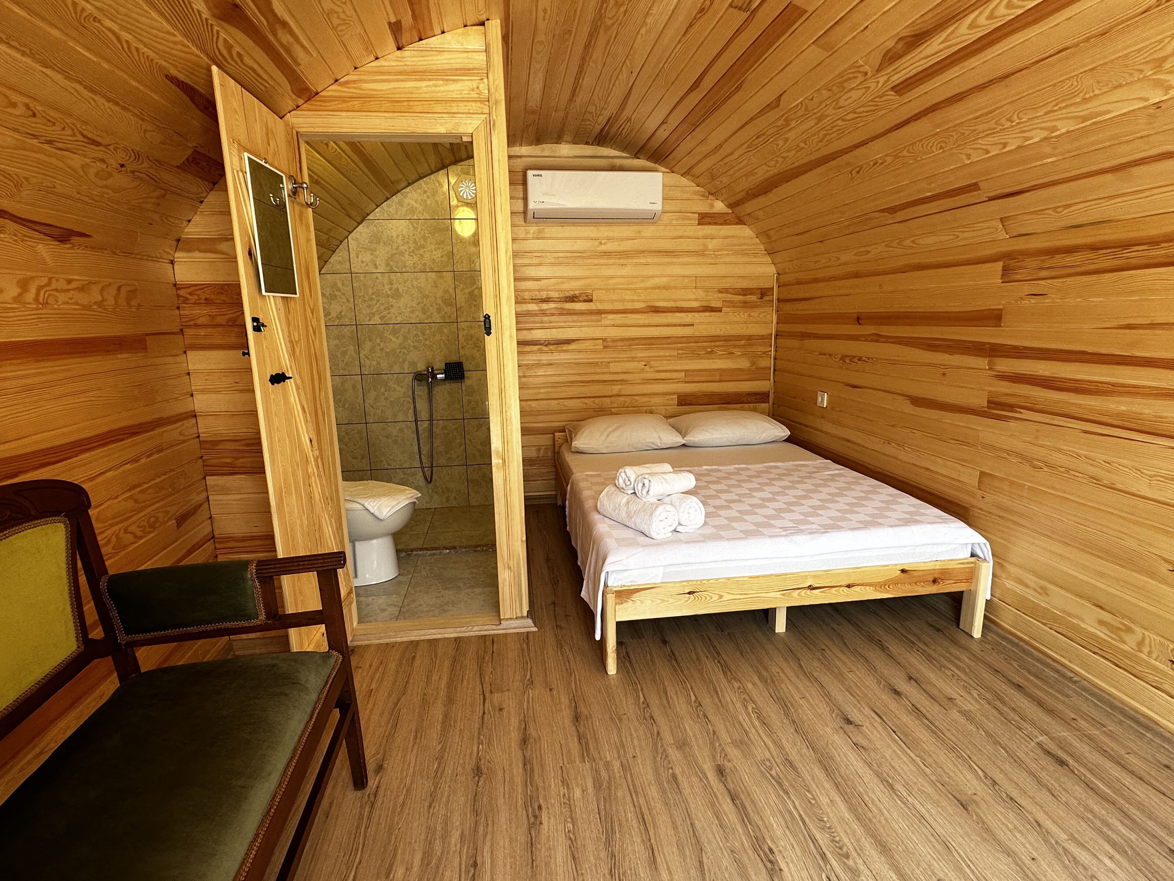 1 bedroom, premium bedding, bed sheets