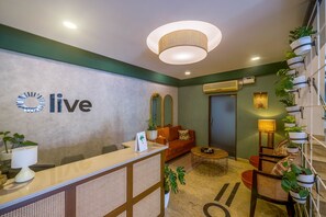 Reception - Olive Zip Rest House Road by Embassy Group (Bengaluru)