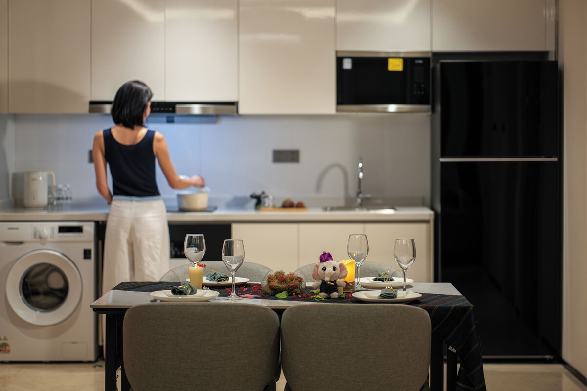  98sqm ELO Two-Bedroom Suite - 2 Bathrooms + Living Room (Washer & Kitchenette) | Dapur pribadi | Ketel listrik dan meja makan