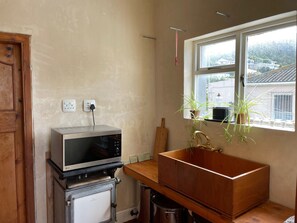 Interior - Studio apartment in the heart of Kalk Bay, 1 minute walk to the beach. (Cape Town)