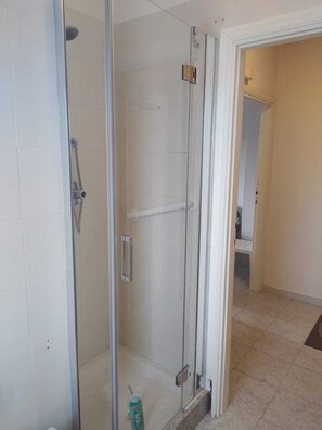 Hair dryer, bidet, towels, soap - Villa PalMa (Budoni)