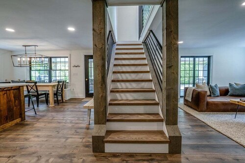 Fall Brook: cabin by waterfalls and hiking trail