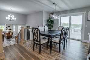 Dining - Whispering Vines: rural home set in a vineyard (Keuka Park)