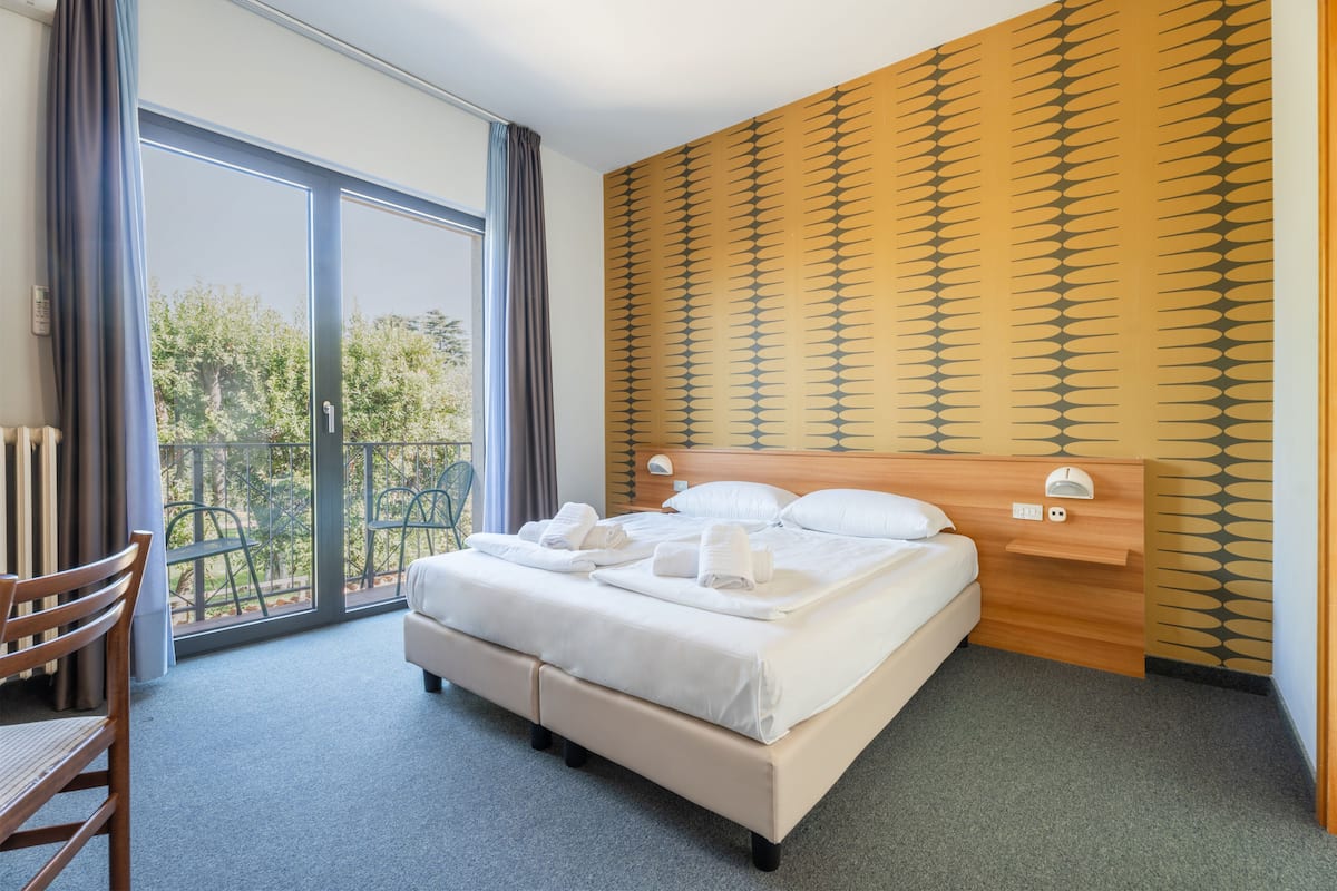 Standard Double or Twin Room, Hill View