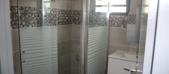Pretty apartment with shared swimming pool less than 1km from the sea