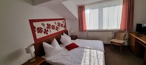 1 bedroom, desk, soundproofing, free WiFi