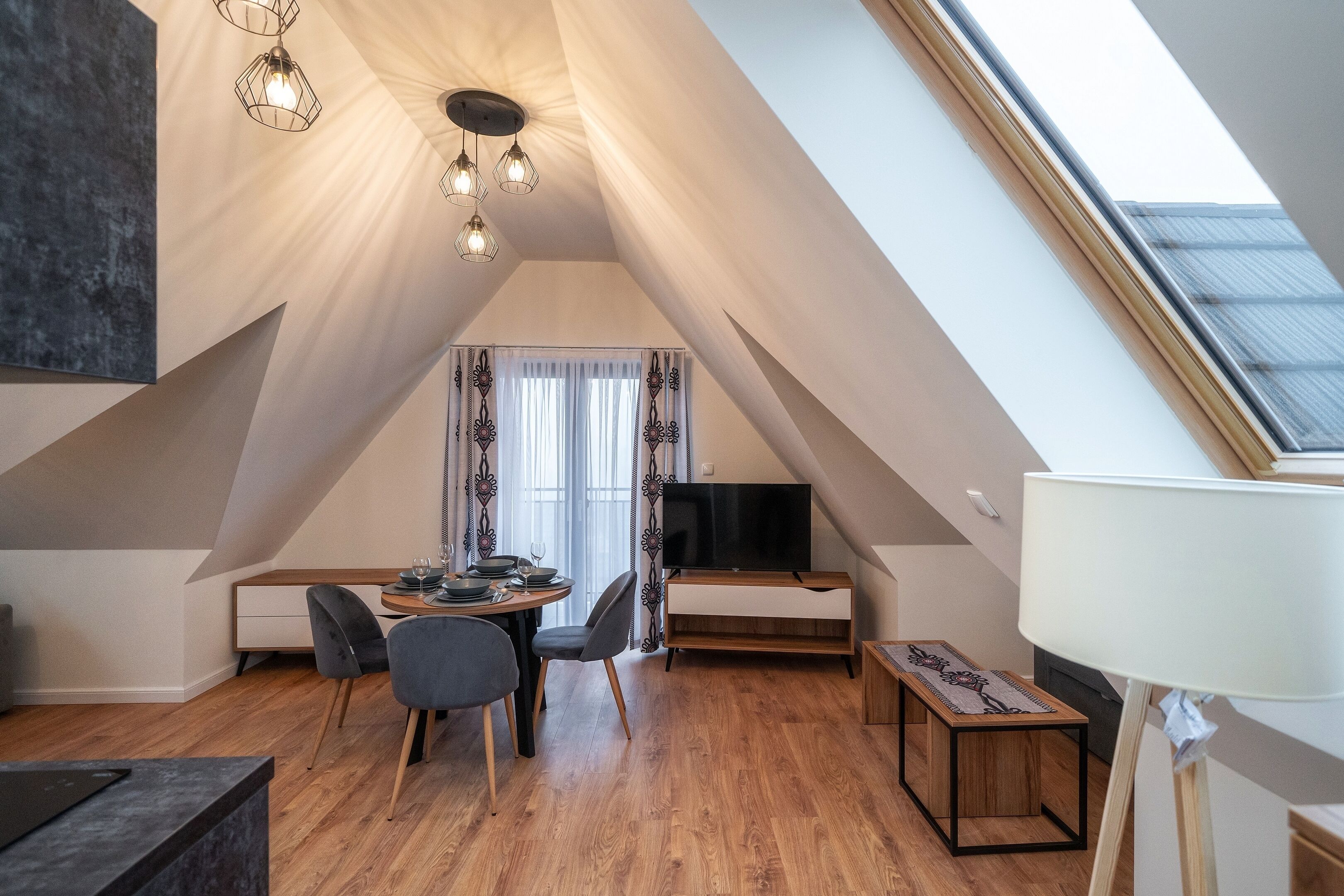 Espace de travail pour ordinateur portable, fer et planche à repasser