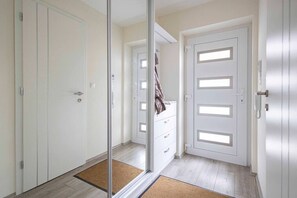 Interior - LB - Silver Seaside Apartment (Siófok)
