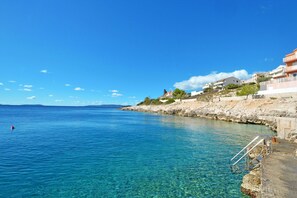 In Strandnähe, Liegestühle