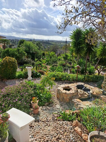 Cosy country cottage with  plunge pool & bbq set in the peaceful countryside,


