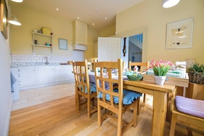 Full-sized fridge, microwave, oven, dishwasher - The Coach House at Moyglare Manor (Maynooth)