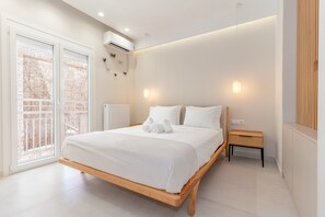 Luxury Apartment | 2 bedrooms, in-room safe, individually decorated, individually furnished - Sunny & Luxurious Penthouse with Terrace (Kallithea)