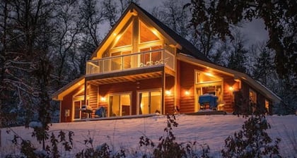 Northwoods Retreat- UTV/Snowmobilers paradise! Enjoy Voyager Village amenities!